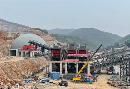 荊門紫崗礦業(yè)石灰石破碎：東線產量2000t/h，西線產量2500t/h